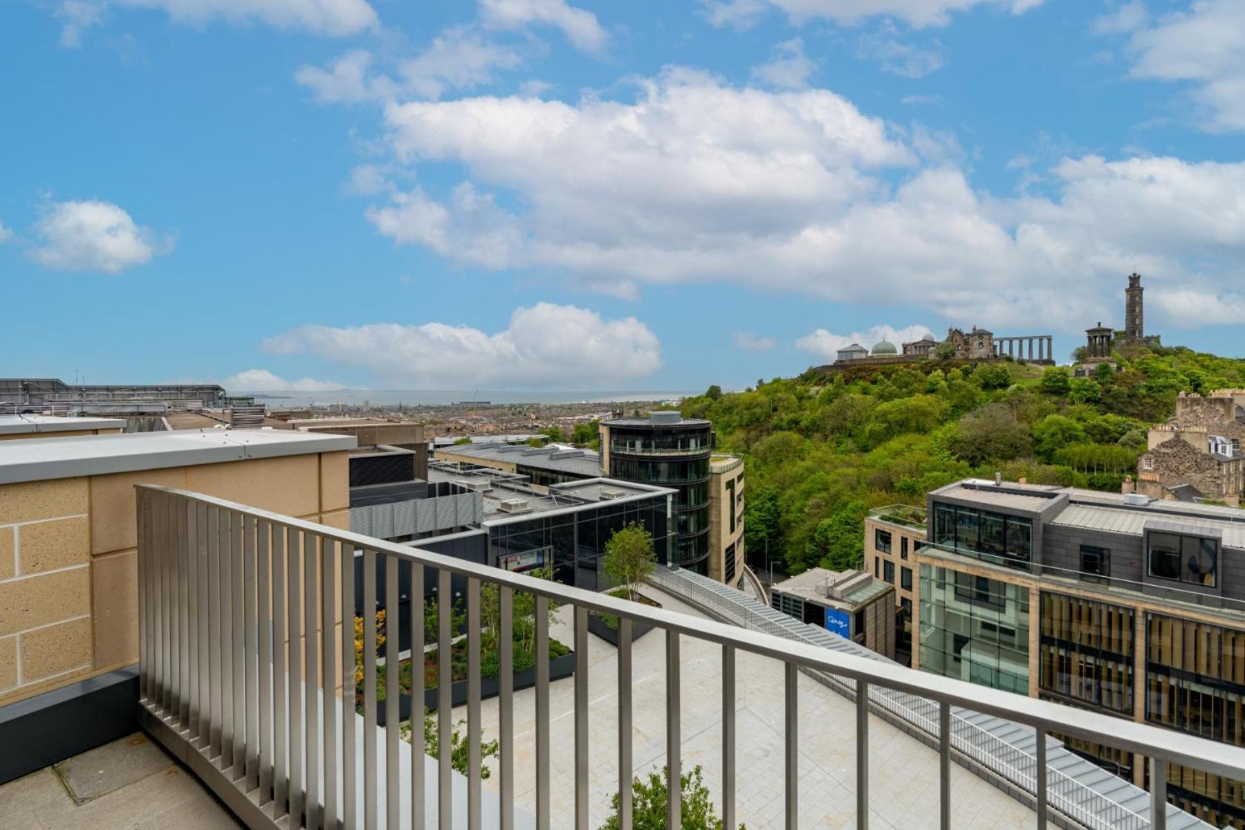 Roomzzz Edinburgh Dış mekan fotoğraf